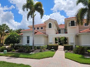 Building Photo - Annual Furnished or Unfurnished 3 Bedroom 2 Bathroom Second Floor Condo in Venetian Golf & River ...