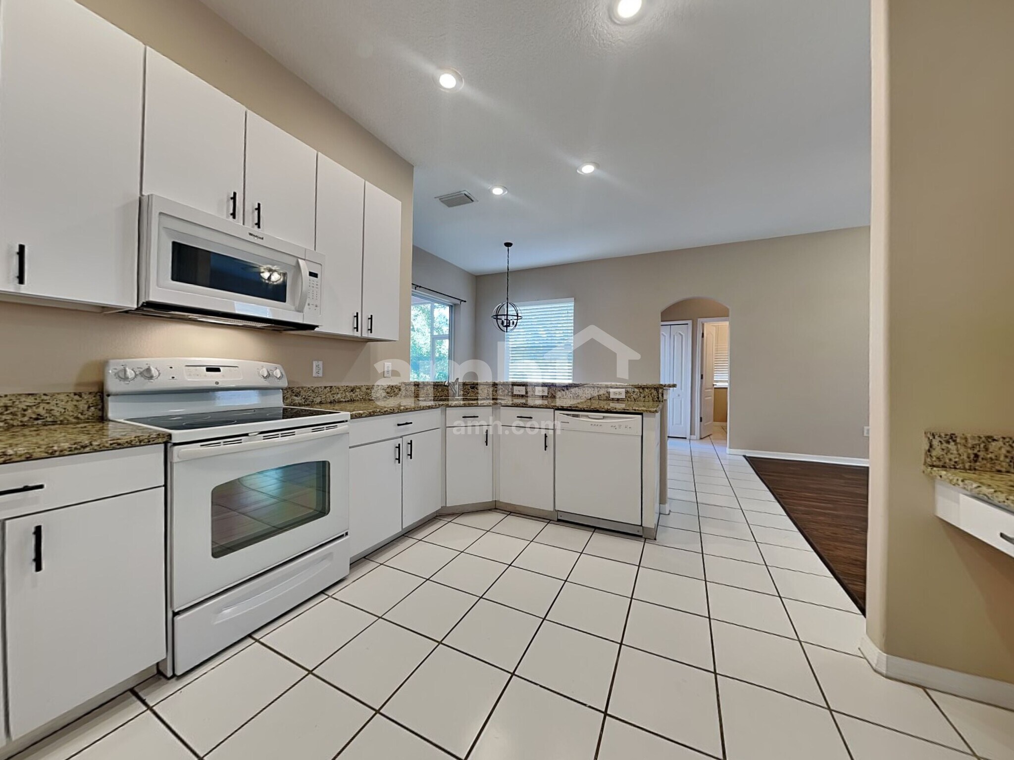 Building Photo - 4004 Water Park Ct