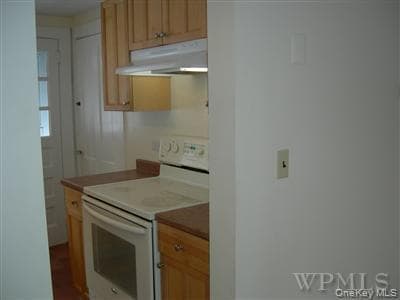 Building Photo - 336 Armonk Rd