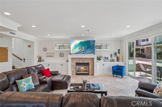 Building Photo - 6111 Seashore Dr