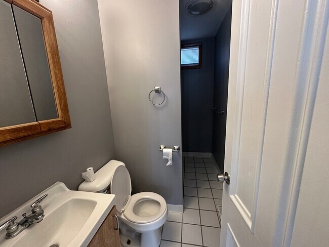 Building Photo - 24 N Main St