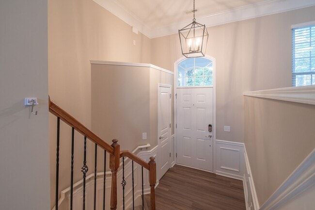 Building Photo - Gorgeous Townhome in the Heart of Fort Mil...