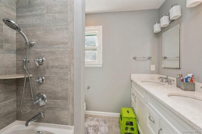 Building Photo - 516 Almena Ave