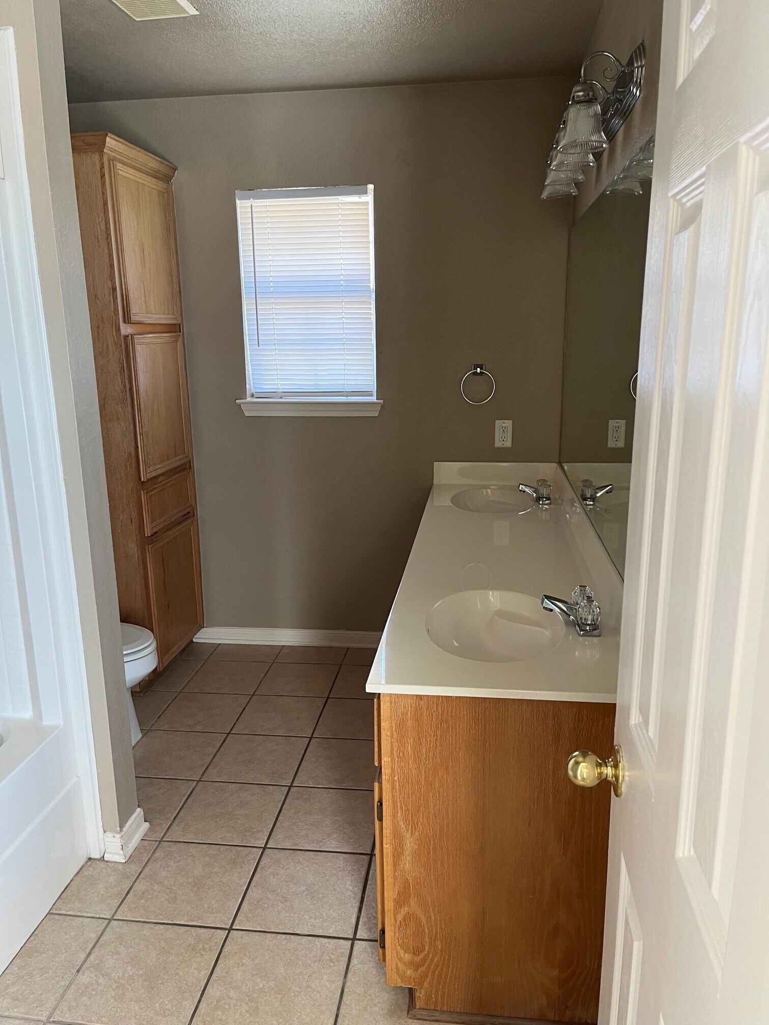 Primary Bedroom Bath - 4708 John David Dr