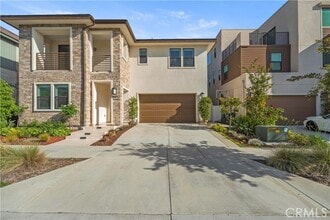 Building Photo - 370 Sawbuck