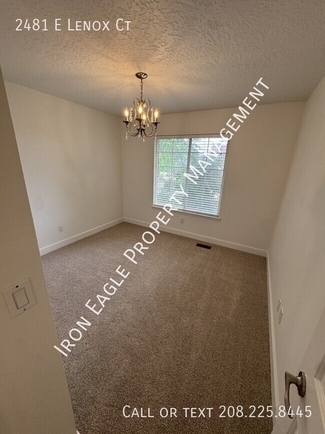 Building Photo - 2481 E Lenox Ct
