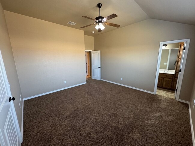 Building Photo - 506 Sladecek Dr