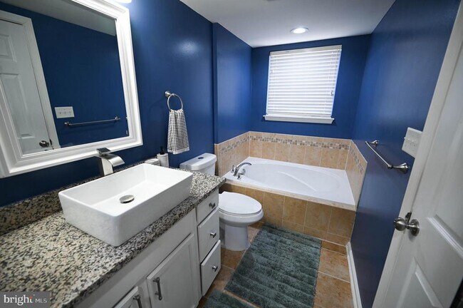 Building Photo - 9310 Paragon Way