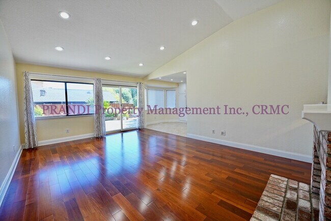 Building Photo - Modern Ranch Style Home on Corner Lot with Large Backyard