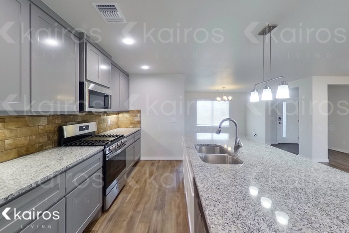 Building Photo - 2806 Daytona Ave