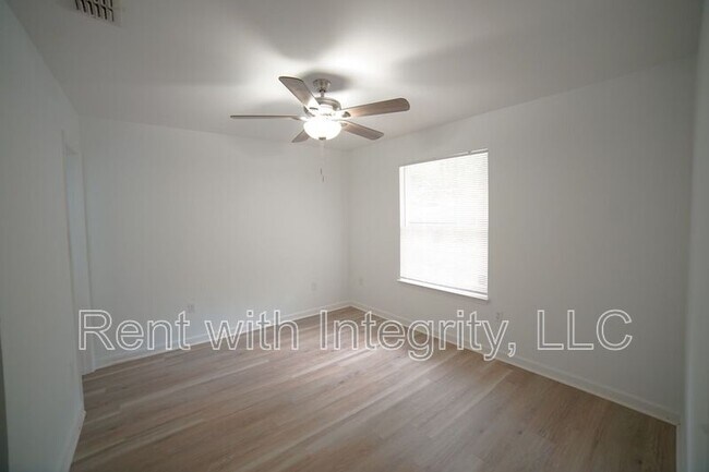 Building Photo - 1272 Cross Creek Cir