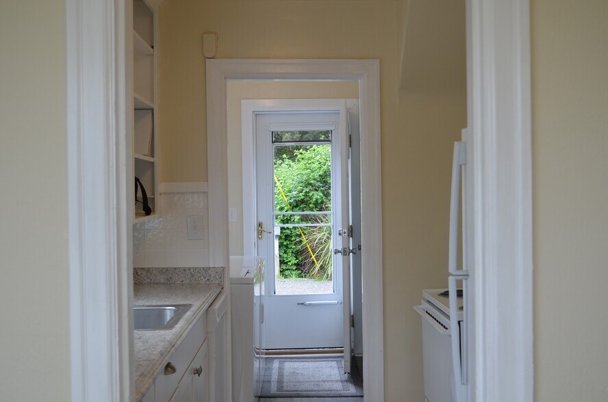 Building Photo - 1202 18th St