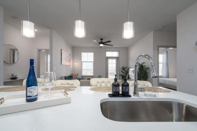 Building Photo - 5775 Sunrise Wy