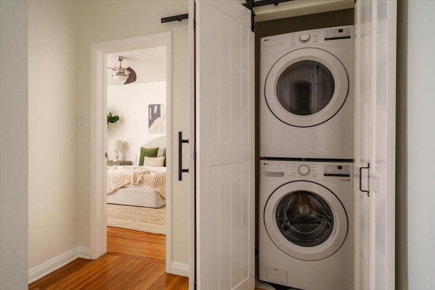 Brand new laundry - 215 S Poinsettia Pl