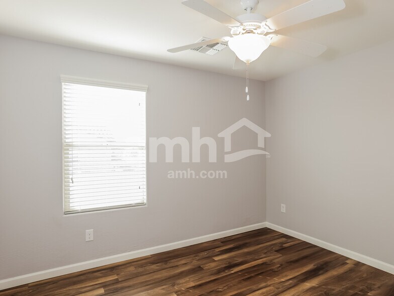 Building Photo - 20709 W Stone Hill Rd