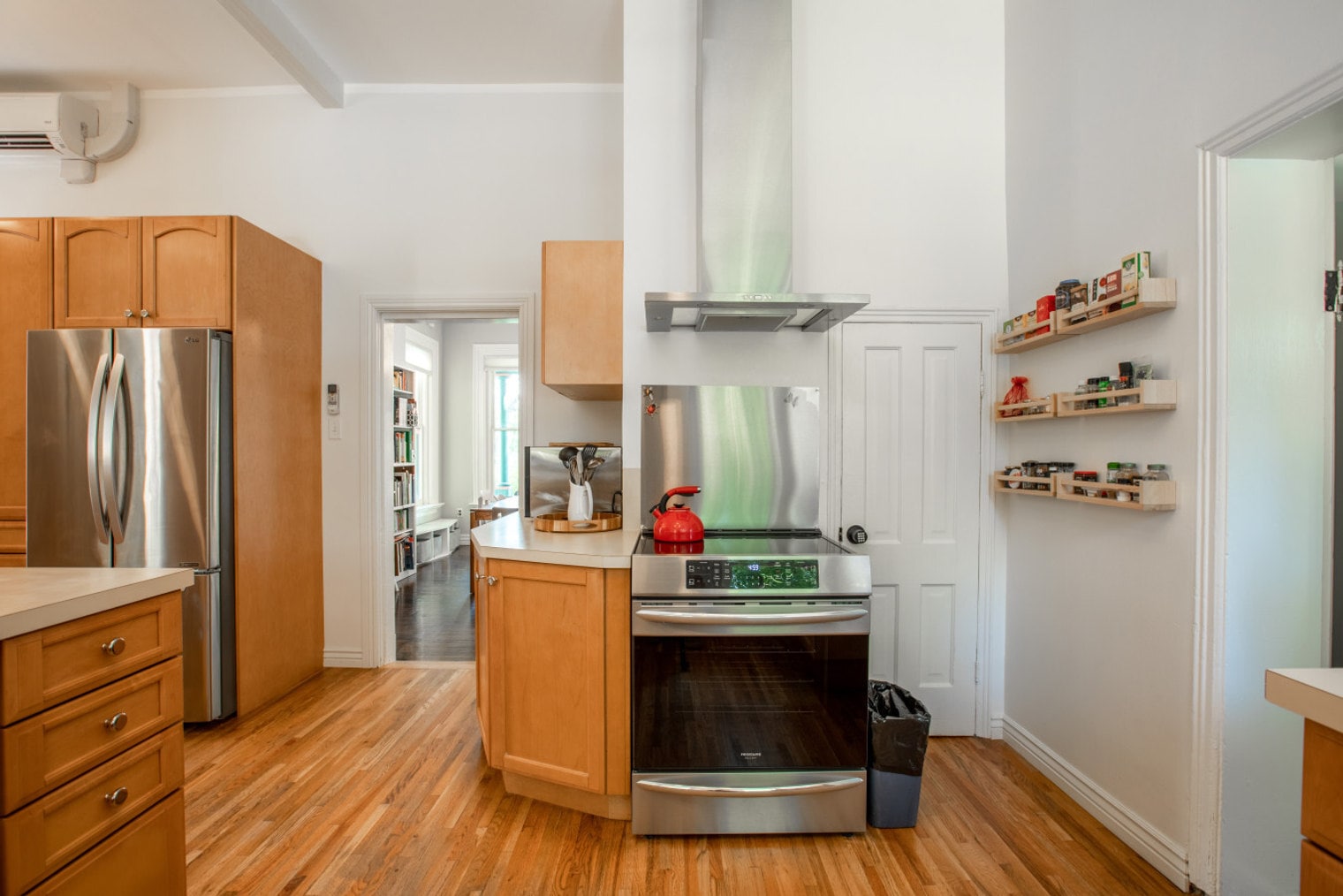 Building Photo - 425 2nd Ave