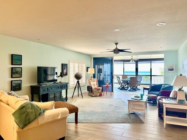 Building Photo - 3280 S Shore Dr