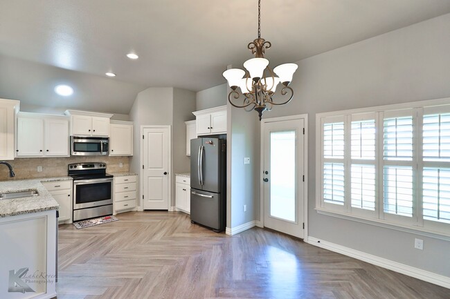 Building Photo - 3/2/2 in Butterfield Meadows!