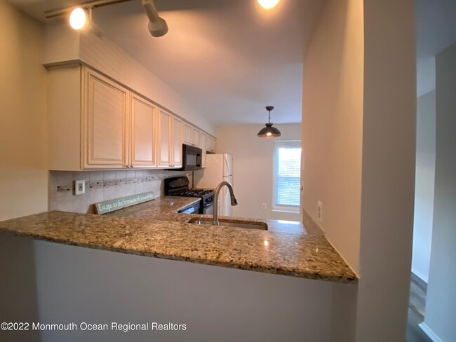 Building Photo - 1126 Gowdy Ave