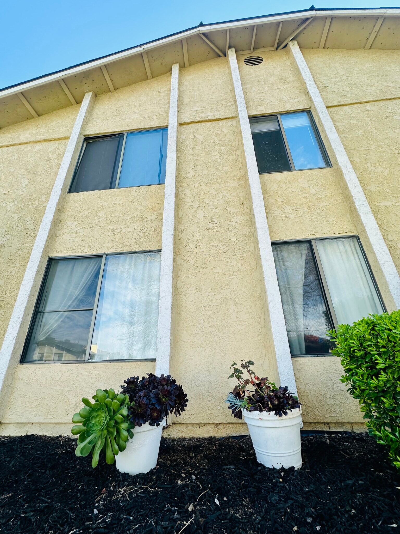 Building Photo - 6005 Hill Dale Ct