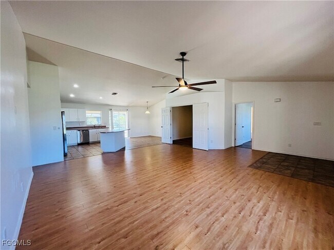 Building Photo - 3325 SW 15th Ave
