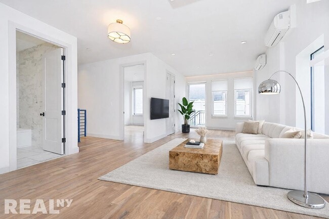 Building Photo - 56 Frost St