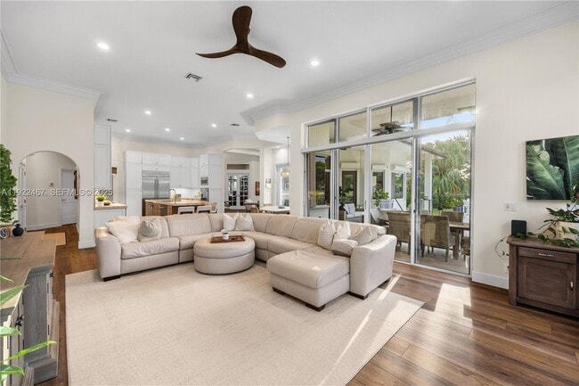 Building Photo - 2589 Mayfair Ln