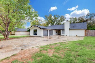 Building Photo - 5209 Purple Sage Dr