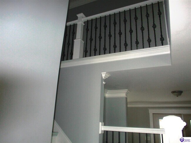 Building Photo - 130 Diamond Ct