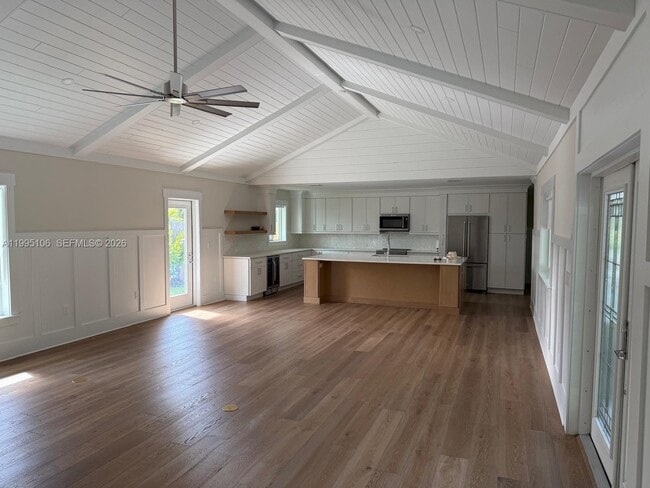 Building Photo - 55 N Sewalls Point Rd