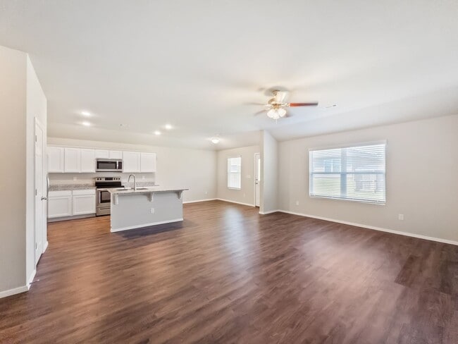 Building Photo - New 4-Bedroom Home for Rent with Granite C...