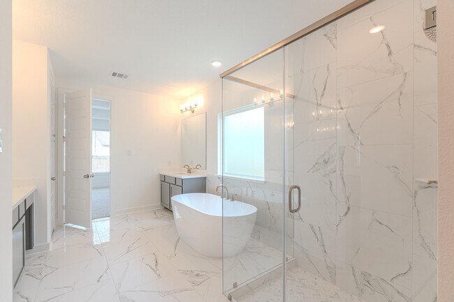 Building Photo - 215 Warbler Song Dr