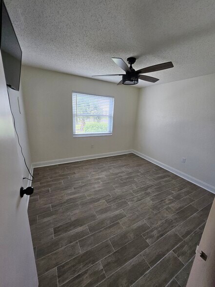 Bathroom 1 - 387 S McMullen Booth Rd