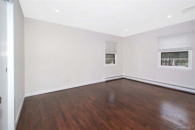 Building Photo - 74 Edgewood Rd