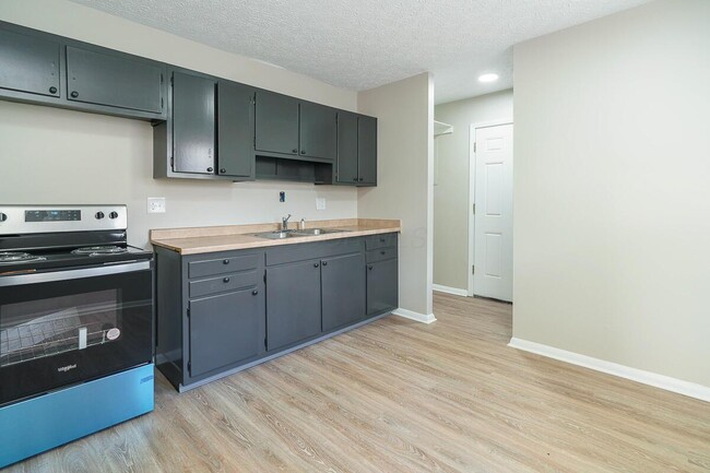 Building Photo - 1775 Alcoy Dr