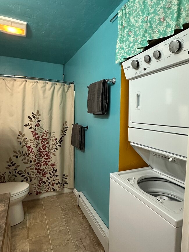 Building Photo - 328 E 15th Ave