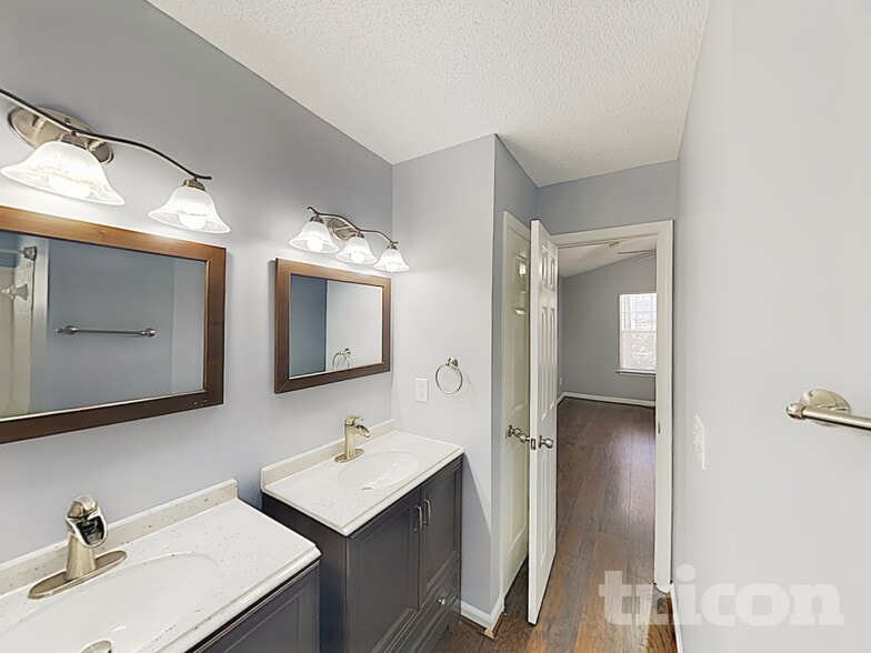 Building Photo - 430 Forest Grove Cir
