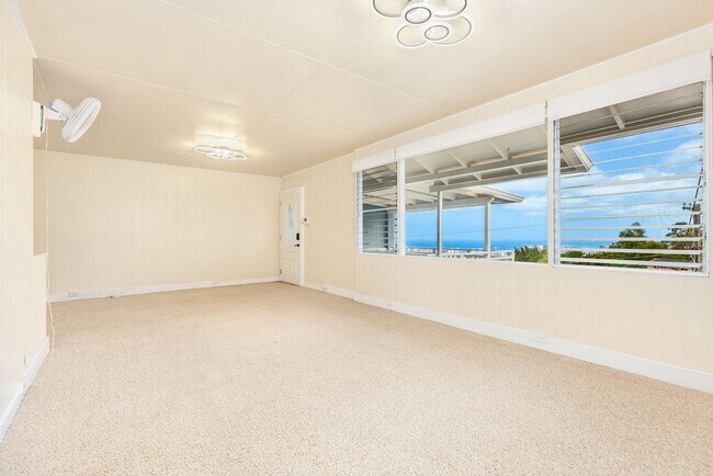 Building Photo - Charming 4-bedroom, 2-bathroom single-family home