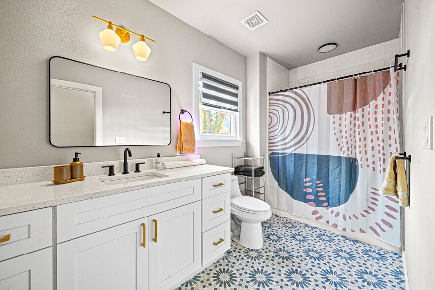 Building Photo - 311 Eagleland Dr