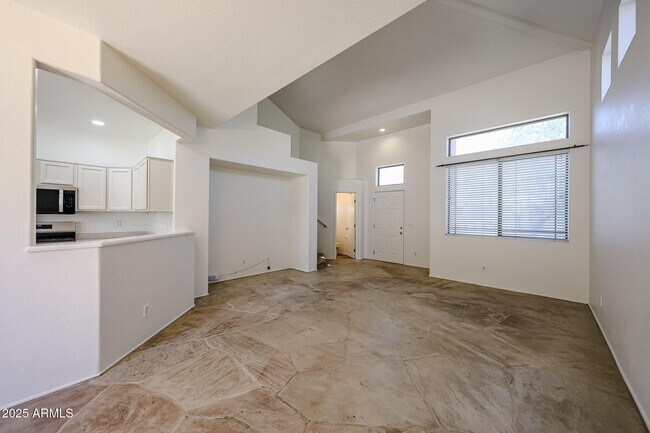 Building Photo - 4112 E Barwick Dr