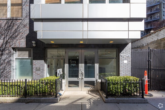 Entrance - Ivy House