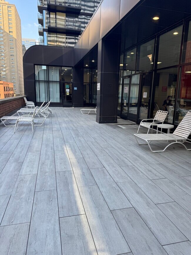 Building Photo - 211 E Ohio St