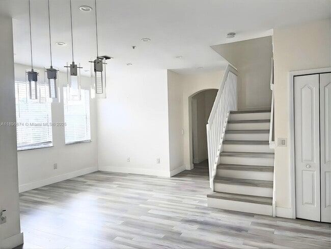 Primary Photo - 4415 SW 160th Ave