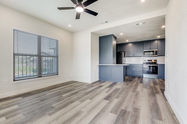 Building Photo - RENOVATED 4-BEDROOM IN SOUTH SAN ANTONIO