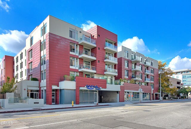 Building Photo - 133 S Los Robles Ave