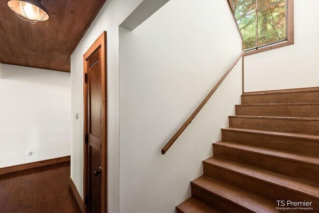 Building Photo - 50 Garvin Dr