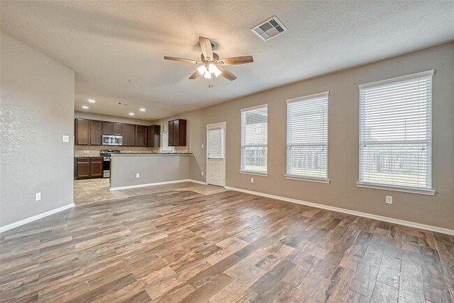 Building Photo - 2561 Magnolia Fair Way