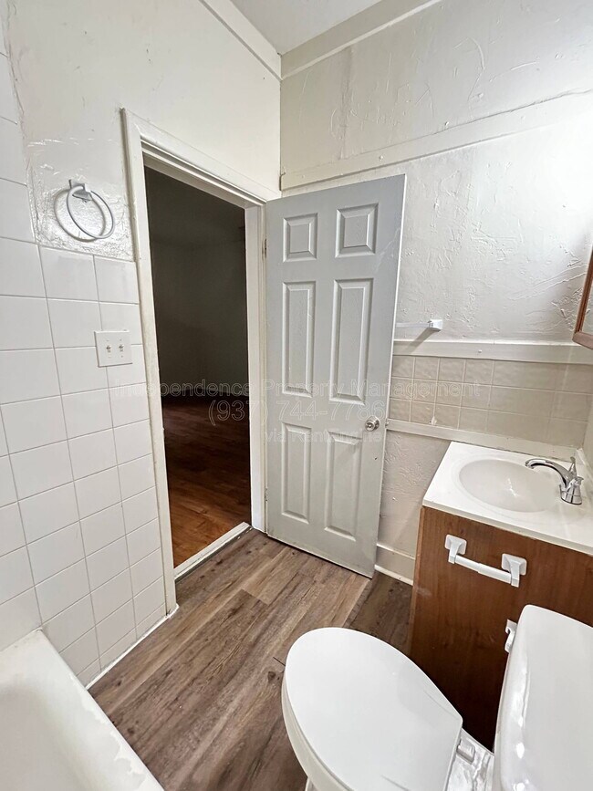 Building Photo - 4702 Bryant Ave