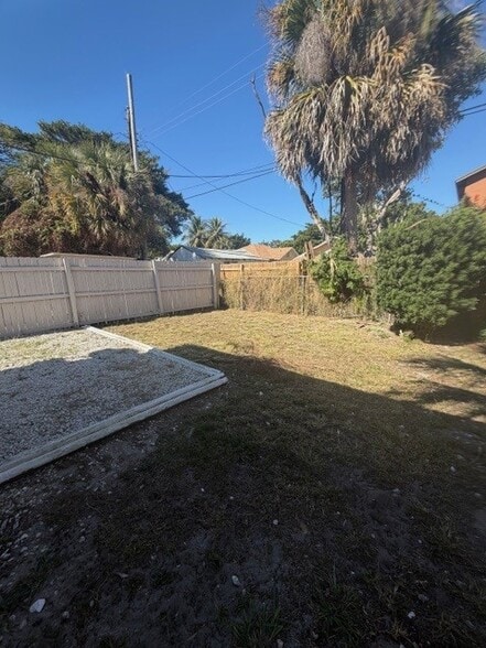 Building Photo - 625 54th St