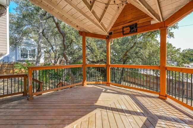 Building Photo - 3-BEDROOM HOME IN GATED COMMUNITY